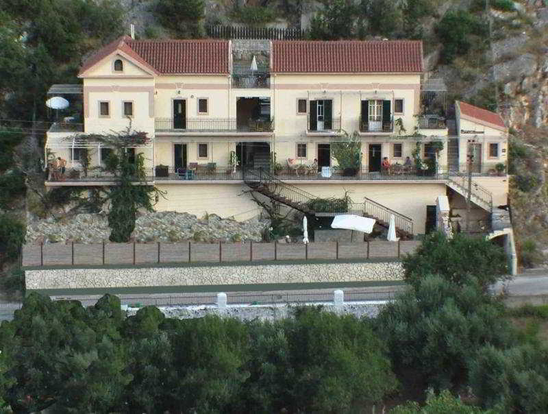 Aristotelis Apartments Frikes Exterior foto
