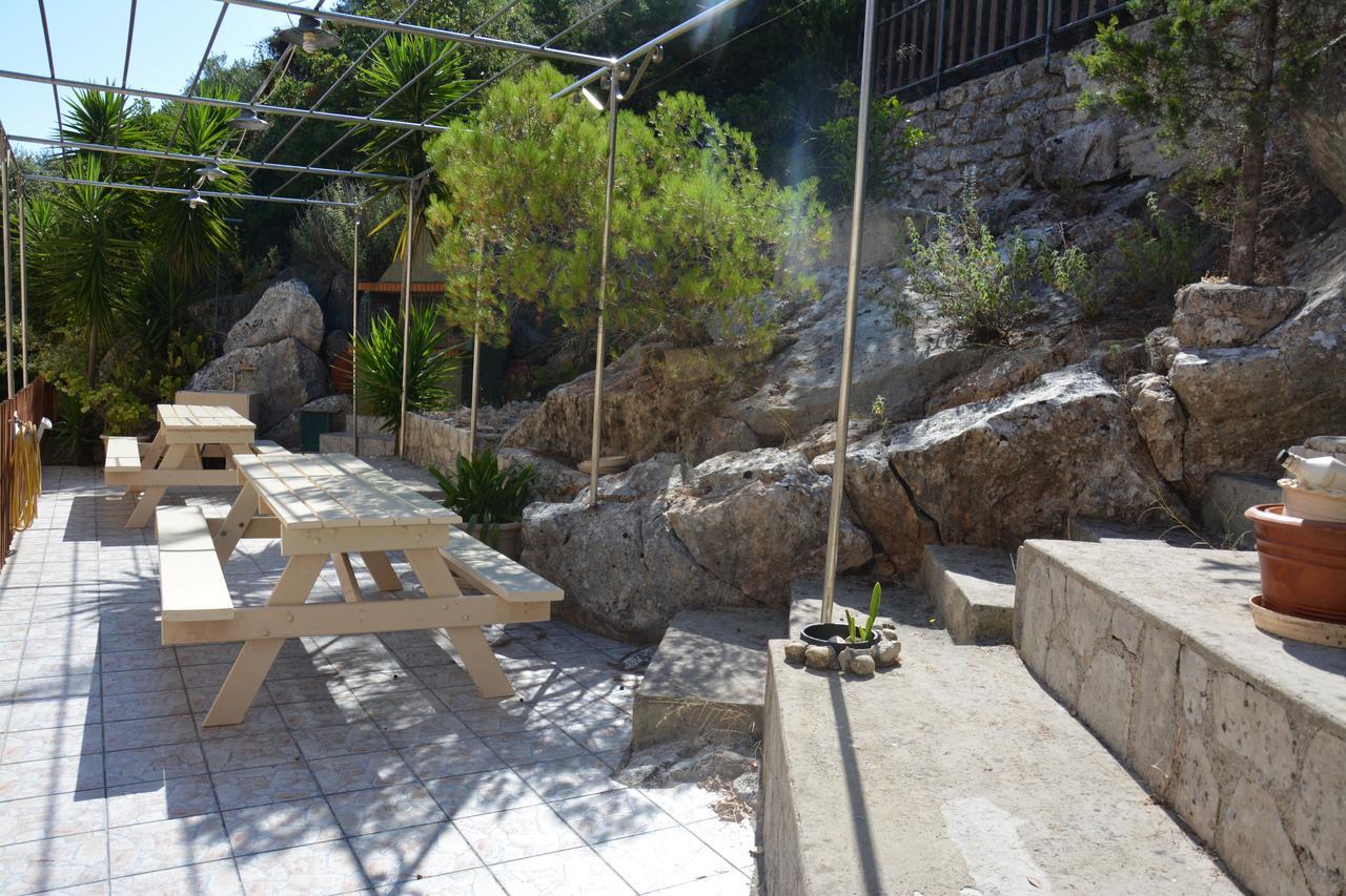 Aristotelis Apartments Frikes Exterior foto