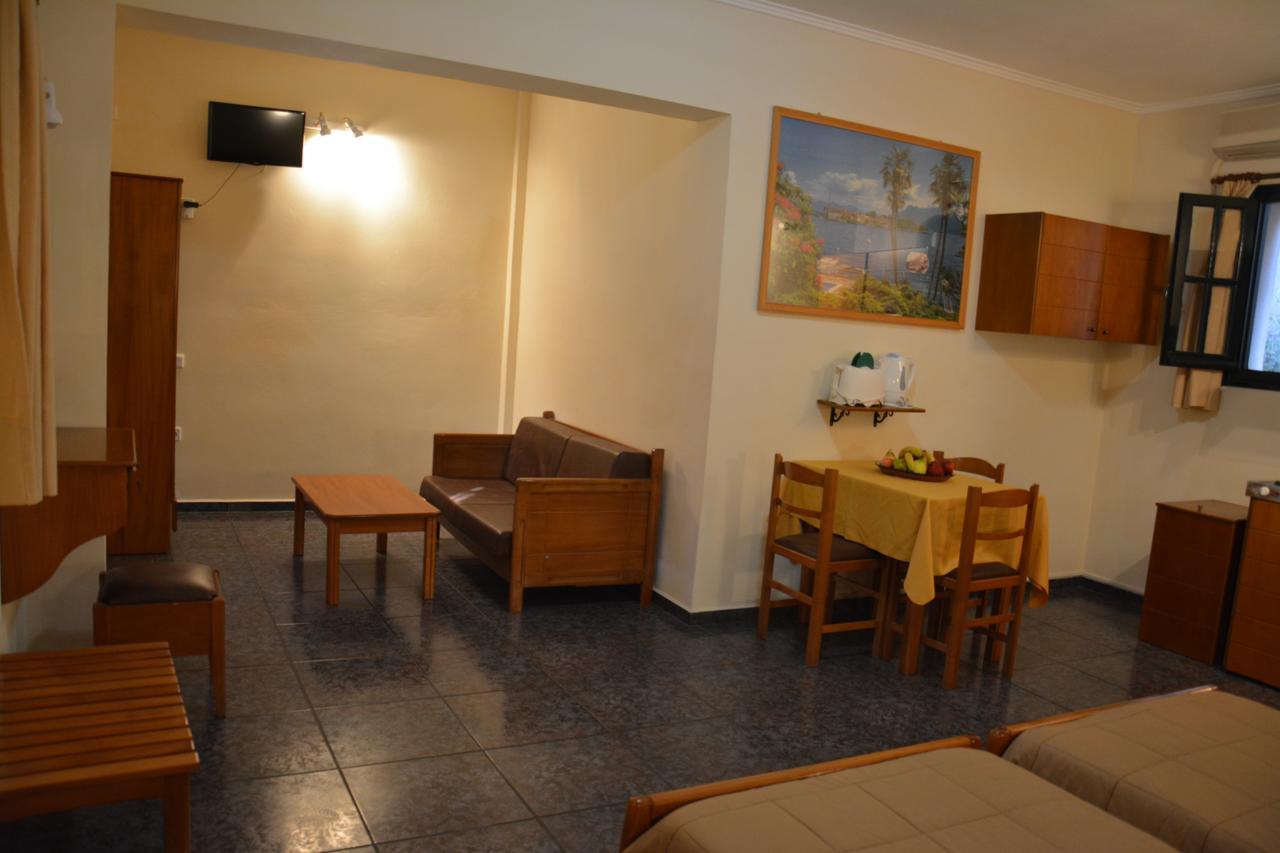 Aristotelis Apartments Frikes Exterior foto